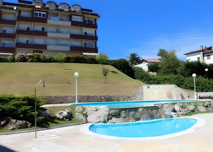 Suances Con Garaje Privado, Piscina , Pie De Playa