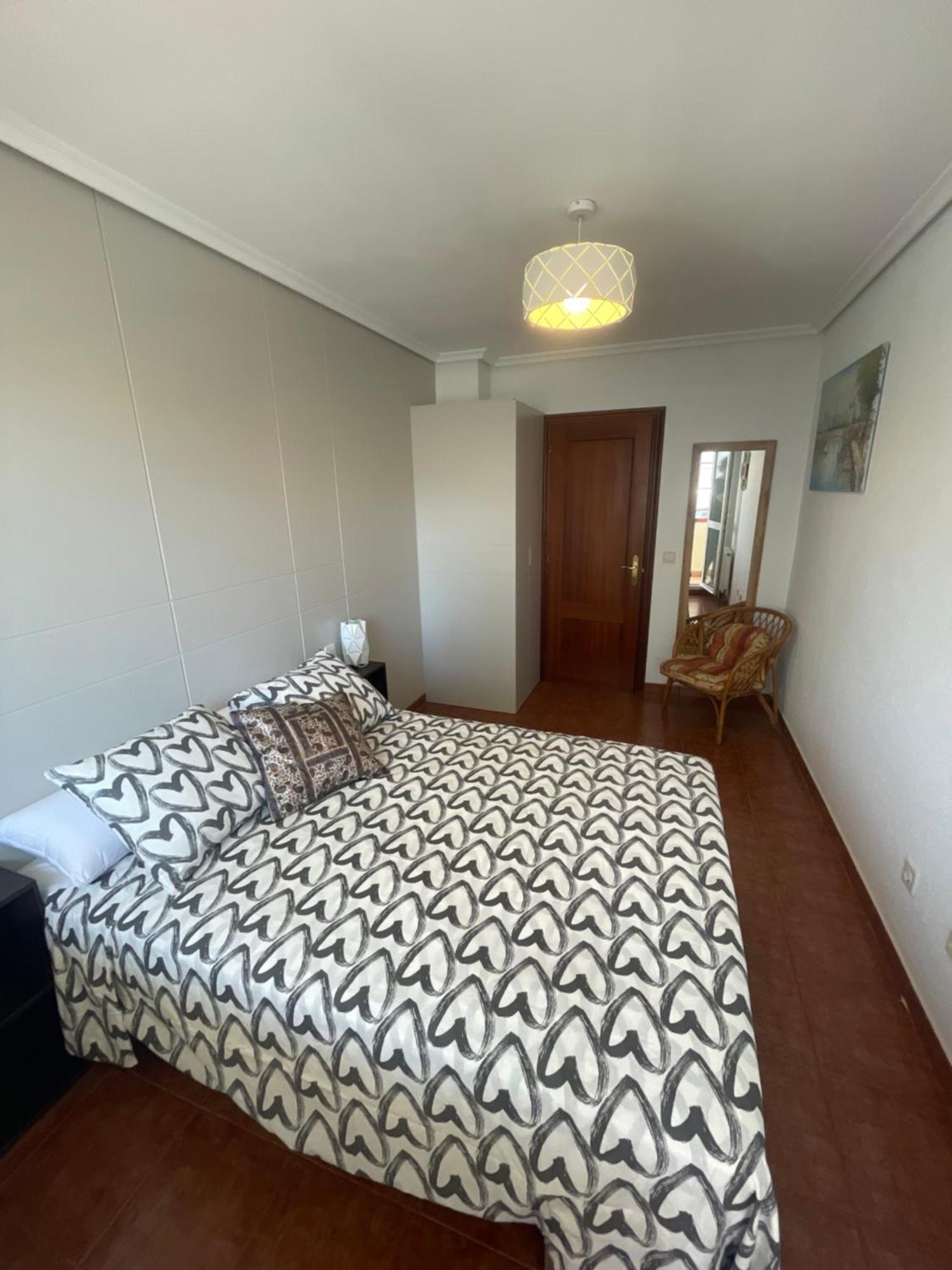 Con Garaje Privado, Piscina , Pie De Playa Appartement Suances